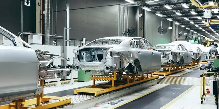 Paredes modulares de sala limpia para la fabricación de pinturas y baterías para automóviles: controlar la contaminación a escala