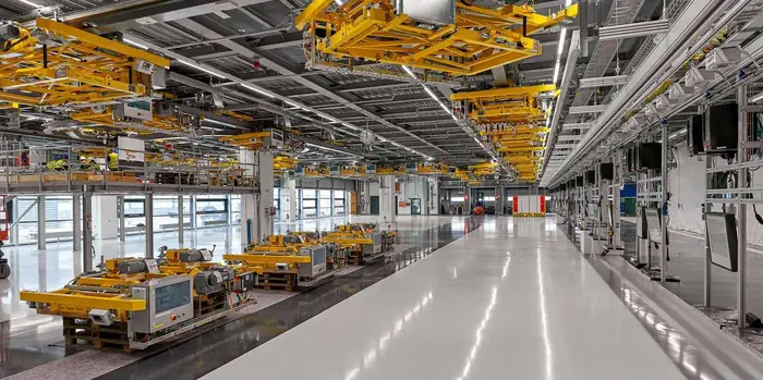 Construcción modular de salas limpias para la fabricación de automóviles: Reducción del tiempo de inactividad y el riesgo de contaminación en el piso de producción