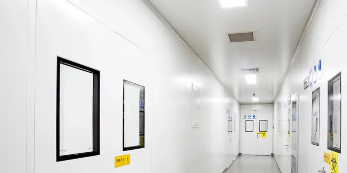 Paneles modulares de sala limpia compatibles con GMP: Reducción de los plazos de validación para la producción biofarmacéutica